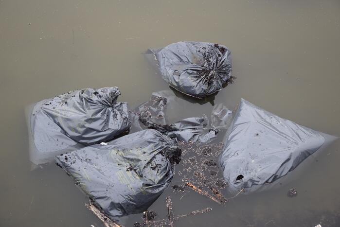 Drugsafval gedumpt in sloot