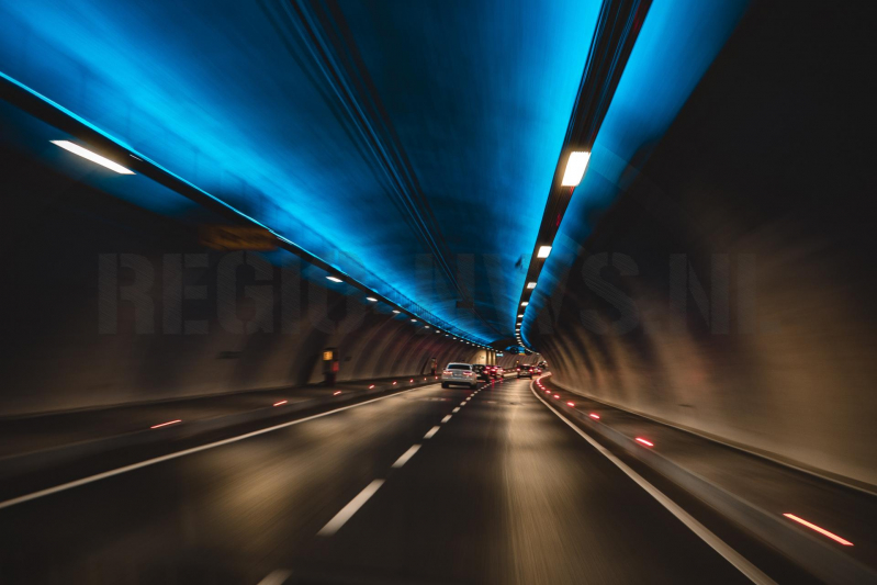 Voertuig vast in Coentunnel (Amsterdam)