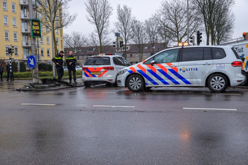Forse schade na ongeval op kruising (Gouda)