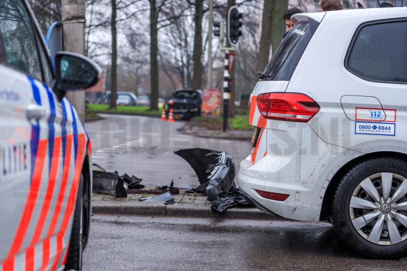 Forse schade na ongeval op kruising (Gouda)