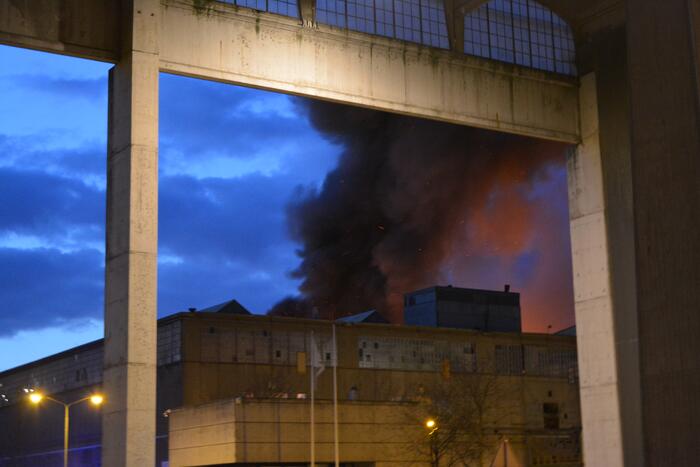 Zeer grote brand bij cementfabriek ENCI