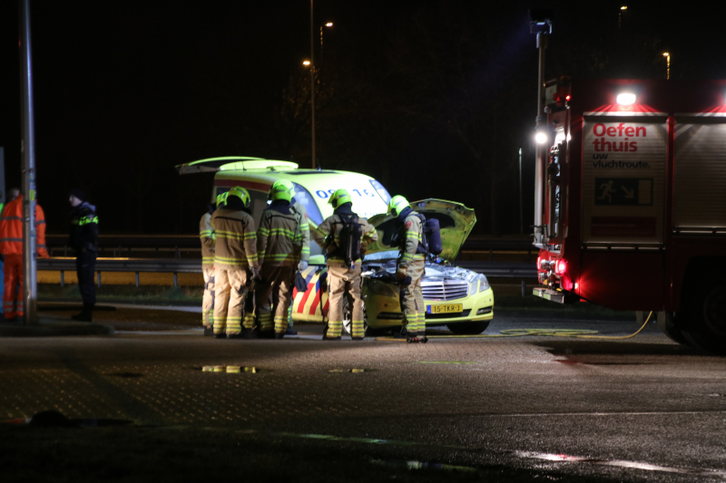Ambulance vliegt in brand tijdens spoedrit