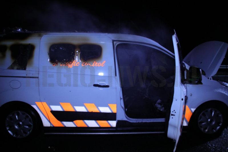 Bestelbus beveiliger brandt uit (Ede)