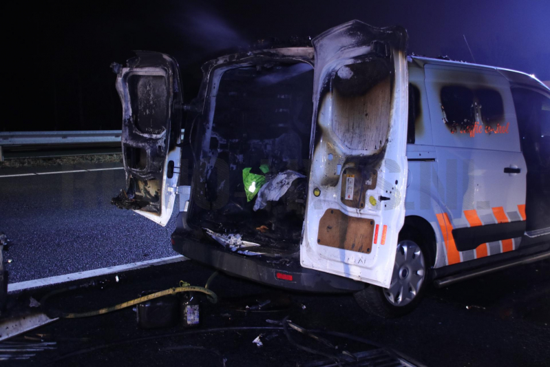 Bestelbus beveiliger brandt uit (Ede)