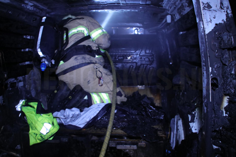 Bestelbus beveiliger brandt uit (Ede)