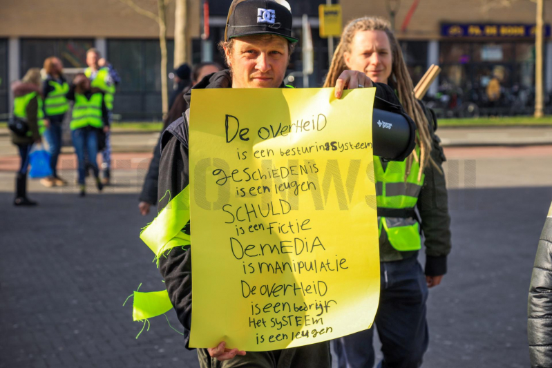 Gele hesjes demonstratie tegen NOS