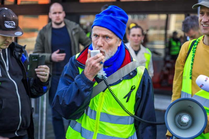 Gele hesjes demonstratie tegen NOS