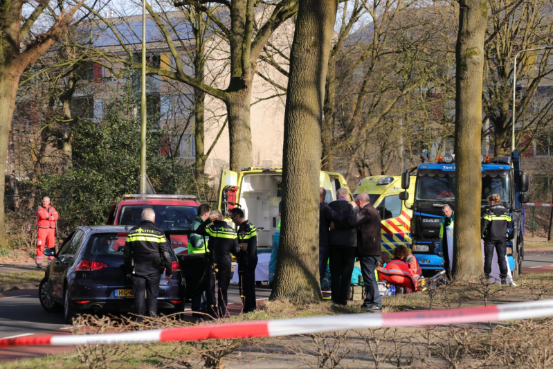 Fietsster overleden bij aanrijding met vrachtwagen (Bennekom)