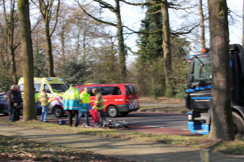 Fietsster overleden bij aanrijding met vrachtwagen (Bennekom)