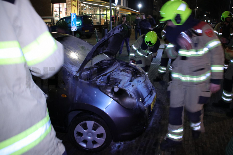 Autobrand geblust door restaurant medewerkers