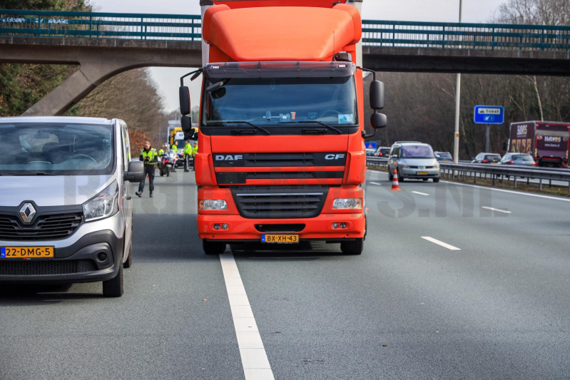 Snelweg-loper aangereden door vrachtwagen (Zeist)