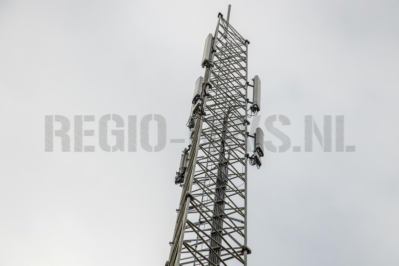 Zendmast Vlasakkers verdwijnt (Amersfoort)