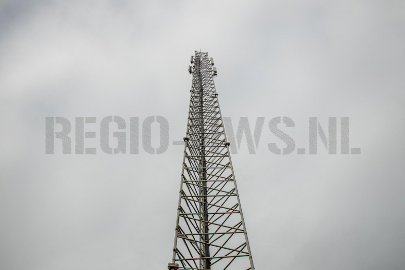 Zendmast Vlasakkers verdwijnt (Amersfoort)