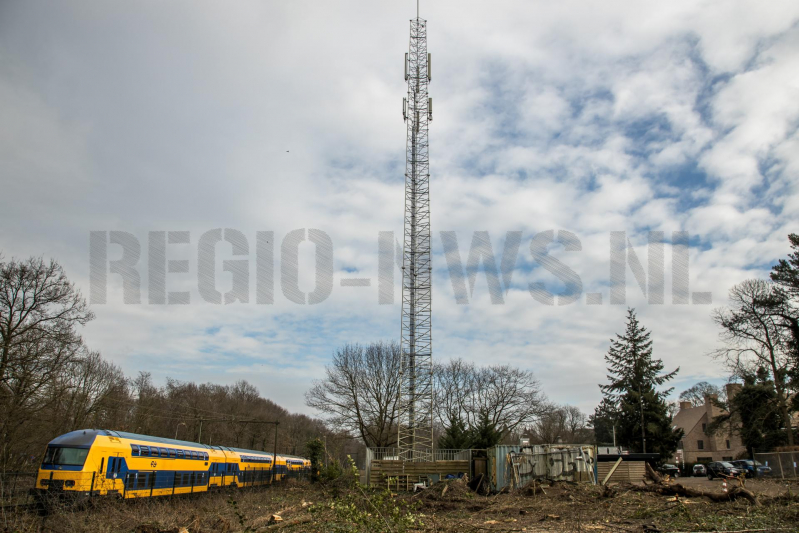 Zendmast Vlasakkers verdwijnt (Amersfoort)