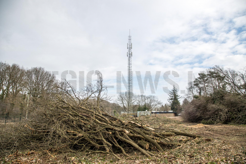 Zendmast Vlasakkers verdwijnt (Amersfoort)