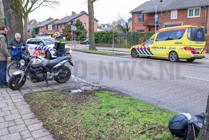 Fietsster gewond na aanrijding motor (Baarn)