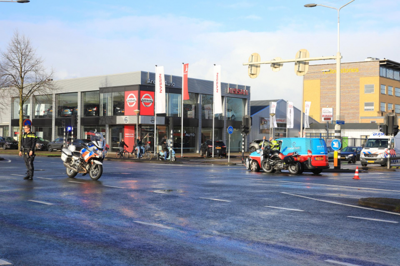 Motorrijder gewond na aanrijding met bestelbusje (Amersfoort)
