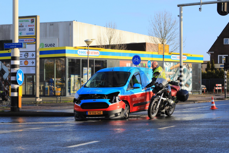 Motorrijder gewond na aanrijding met bestelbusje (Amersfoort)