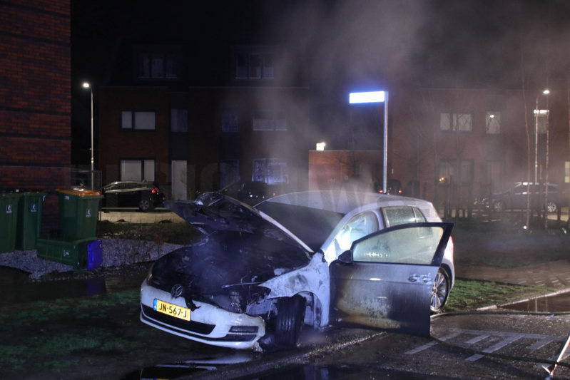 Auto verwoest door brand