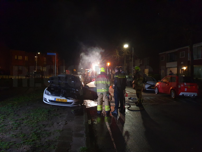 Auto verwoest door brand
