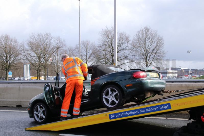 Opnieuw auto uit de bocht gevlogen op beruchte afrit