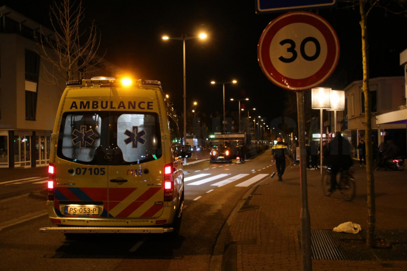Maaltijdbezorger gewond bij aanrijding