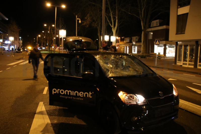 Maaltijdbezorger gewond bij aanrijding