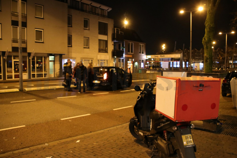 Maaltijdbezorger gewond bij aanrijding