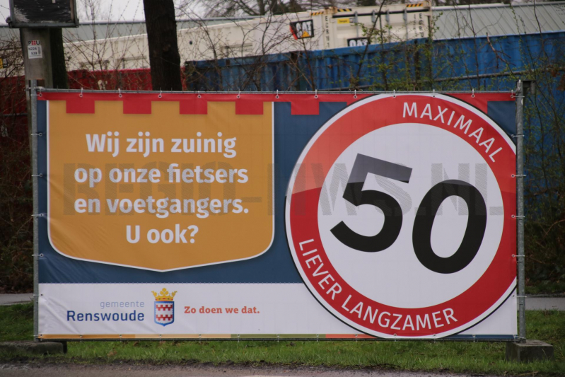 Renswoude plaatst borden om de Dorpsstraat veiliger te maken