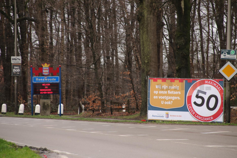 Renswoude plaatst borden om de Dorpsstraat veiliger te maken
