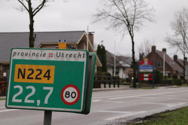 Renswoude plaatst borden om de Dorpsstraat veiliger te maken