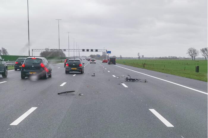 Automobilist verliest fiets op snelweg