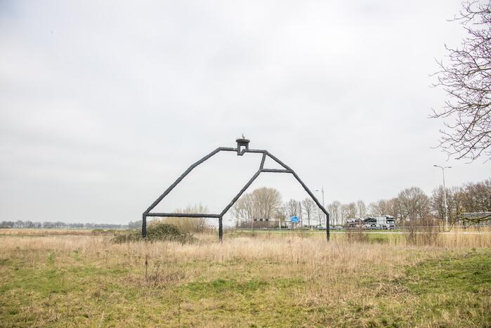 Ooiervaars werken weer aan uitbreiding op kunstwerk Uiverhoeve