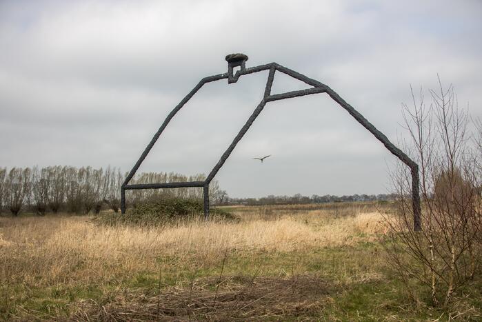 Ooiervaars werken weer aan uitbreiding op kunstwerk Uiverhoeve