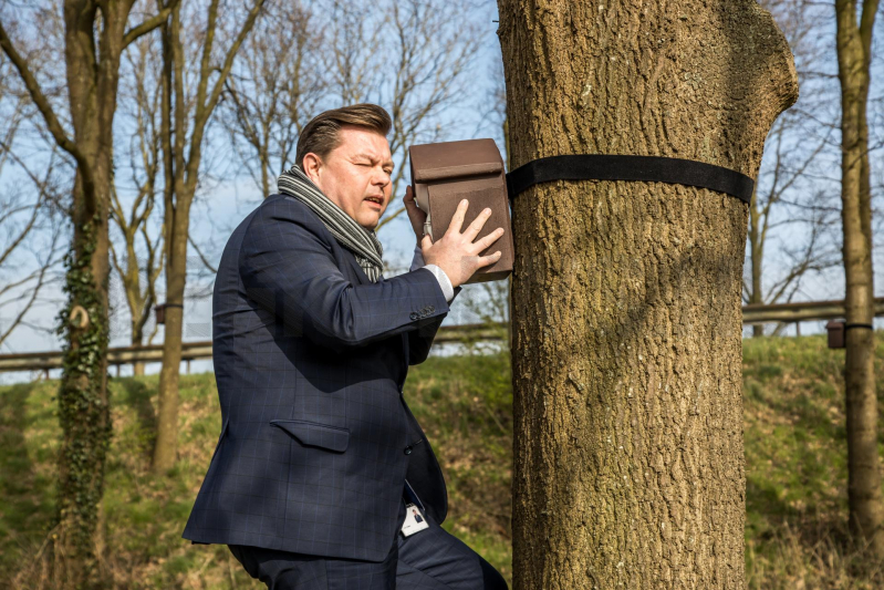 Wethouder opent proefgebied biologische bestrijding eikenprocessierups