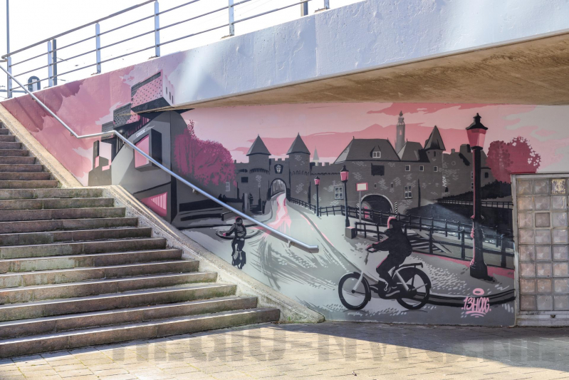 Grafittischildering door wethouder gepresenteerd