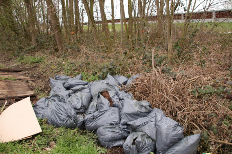Partij hennepafval gedumpt op carpoolplaats