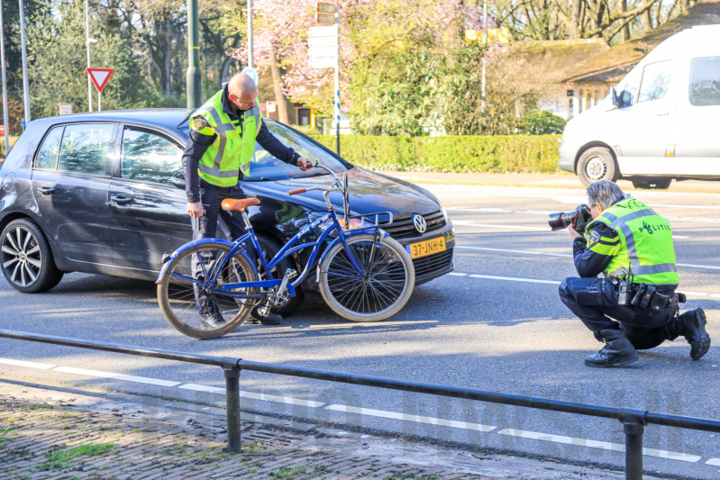 Fietsster ernstig gewond na aanrijding