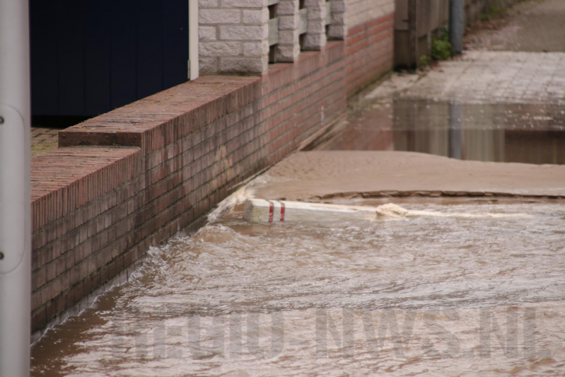 Straat blank en huishoudens zonder water