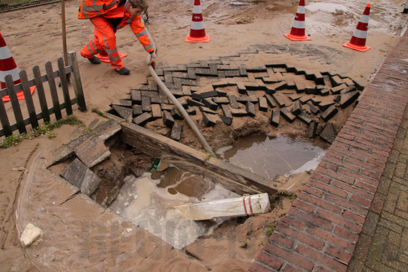 Straat blank en huishoudens zonder water