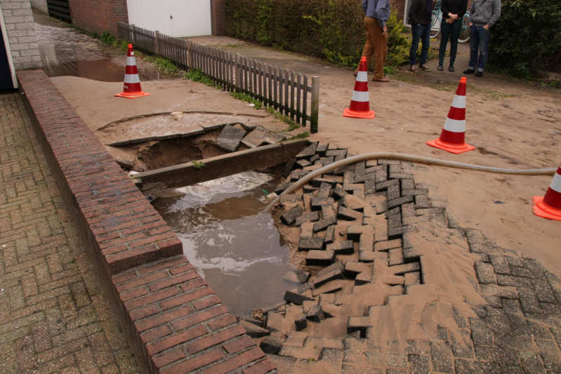 Straat blank en huishoudens zonder water