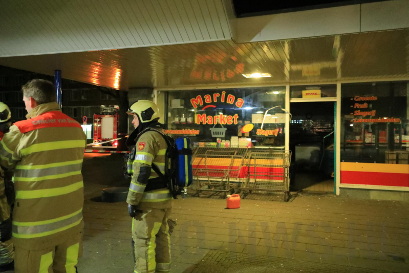 Drie aanhoudingen na poging brandstichting supermarkt, Operaplein