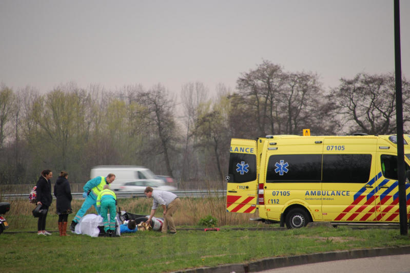 Scooterrijdster gelanceerd bij ongeval