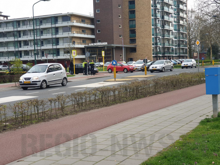 Automobilist ziet scootmobiel over het hoofd