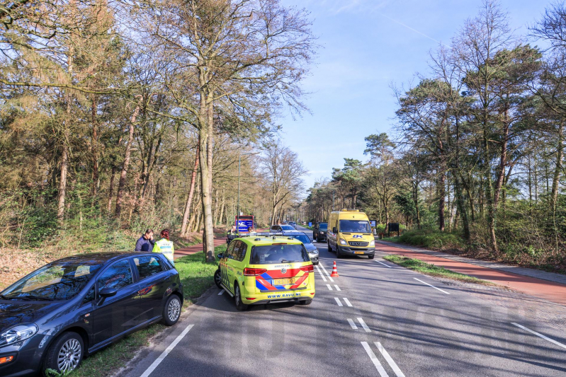 Schade bij kop-staartbotsing met drie auto's
