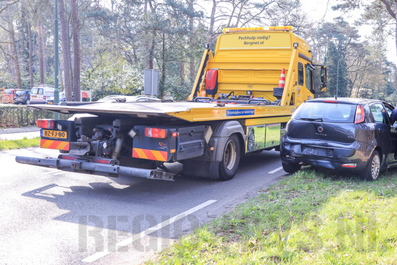 Schade bij kop-staartbotsing met drie auto's