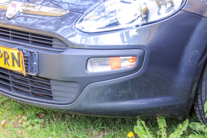 Schade bij kop-staartbotsing met drie auto's