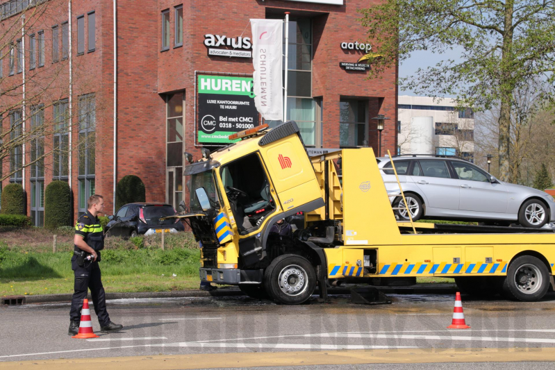 Bergingsvoertuig vat vlam