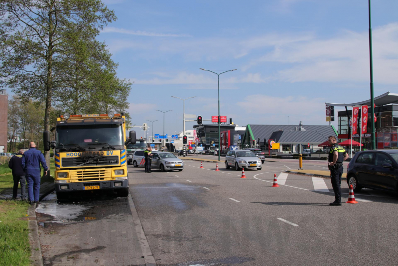 Bergingsvoertuig vat vlam