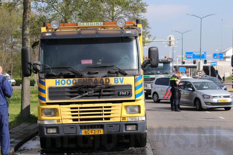 Bergingsvoertuig vat vlam